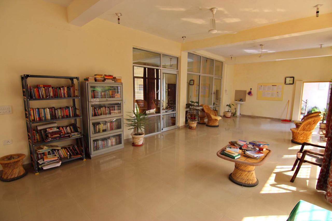 Devi Music Ashram Bed & Breakfast ริชิเคช ภายนอก รูปภาพ