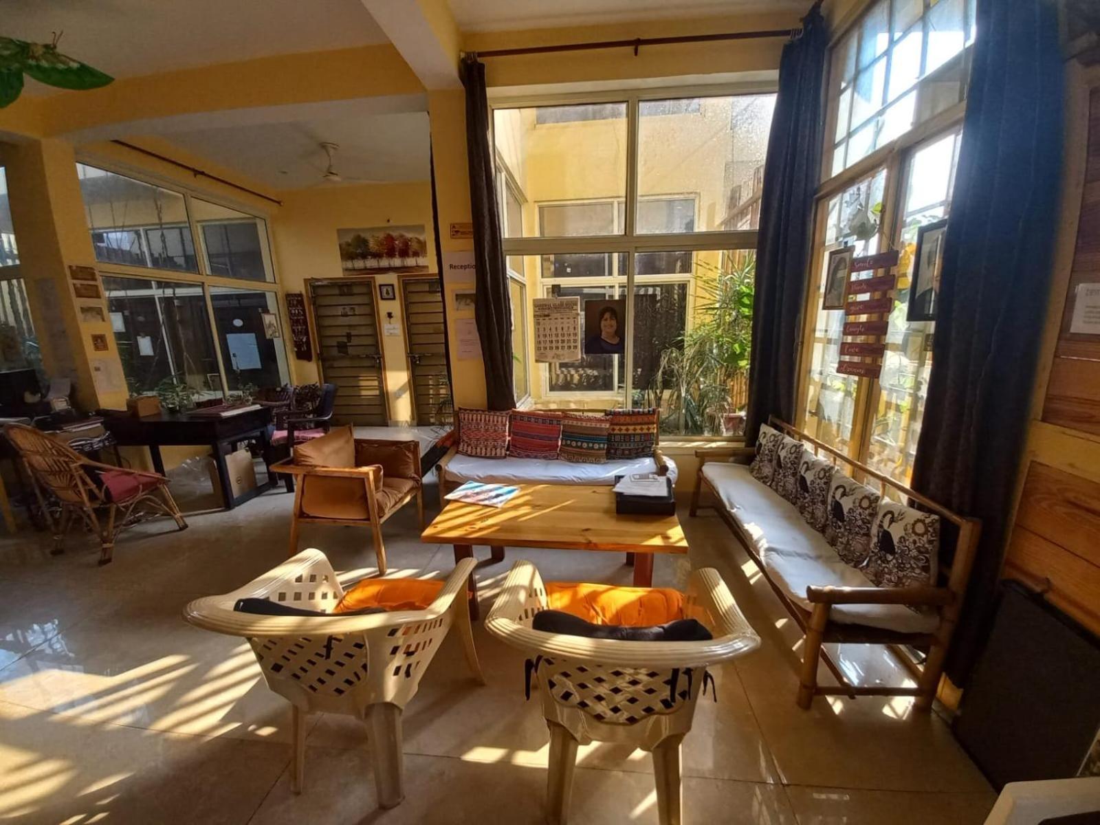 Devi Music Ashram Bed & Breakfast ริชิเคช ภายนอก รูปภาพ
